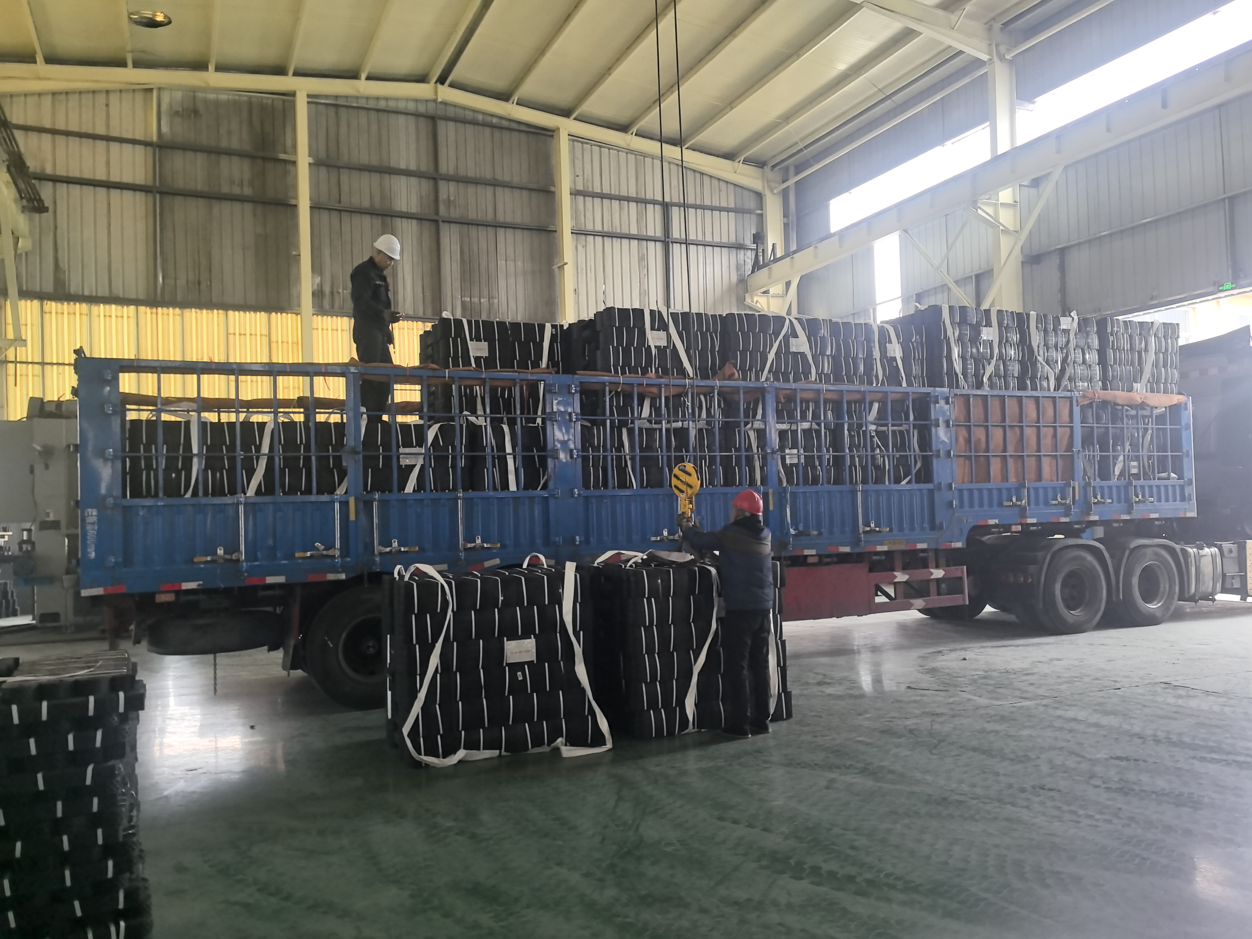 批量土工格室整装待发｜助力海外项目顺利交付